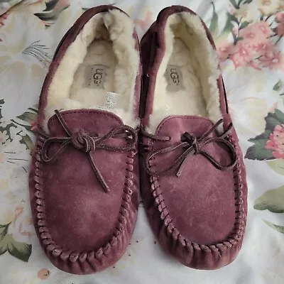 UGG S/N 5612 Maroon • $62