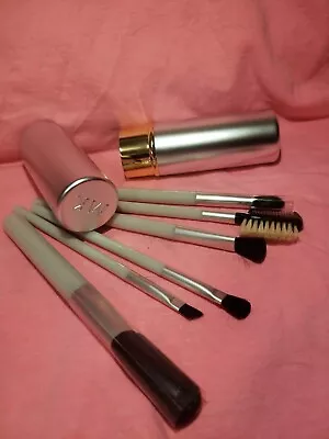Mary Kay SIGNATURE MAKE UP  Brush Collection Set Of 5 NEW W/ METAL  CANNISTER • $12.99