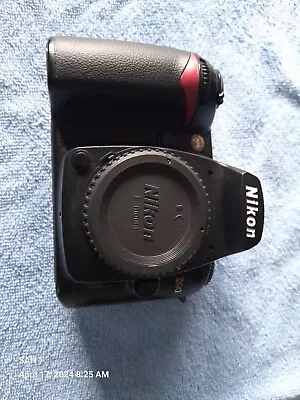 Nikon D90 12.3 MP DSLR Camera Body Only - Black • $61