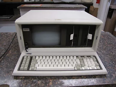 Vintage Compaq 101709 Portable Desktop Computer - Powers On Very Nice Condition • $99.99