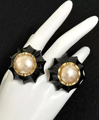 Vintage Large Black Resin And Glass Gripoix Pearl Chanel Star Earrings  • $102.50