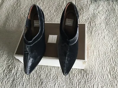 Vintage Gina Charcoal Velvet High Instep Shoes Size 5.5 • £50