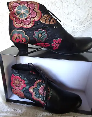 Django & Juliette Joyce Ankle Boots ~ 39 ~ Black Leather ~ Forest & Gold  Flower • $55
