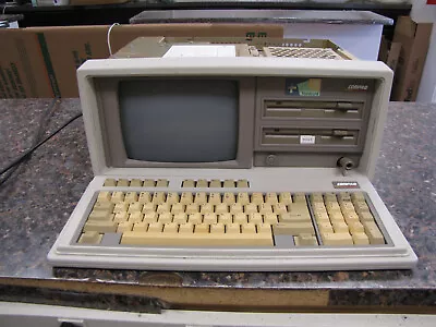 Vintage Compaq 2650 Portable II Luggable Computer - Powers On Only • $52