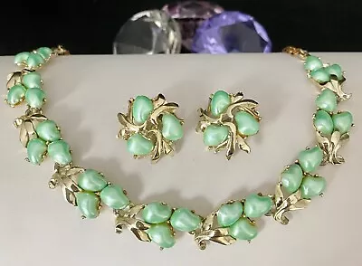 Vintage BSK Green Baby Tooth Faux Pearl Collar Necklace Clip Earrings Set Rare • $82.95