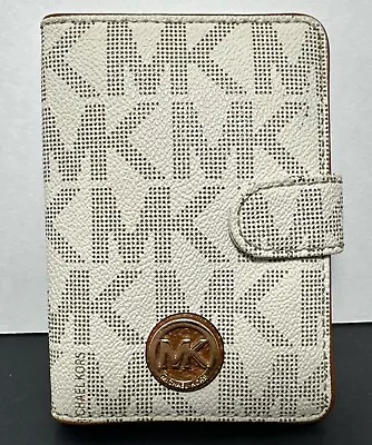 Michael Kors Jet Set Travel Passport Holder Wallet Vanilla White 4x6  • $45