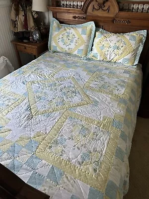 Vintage Hand And Machine Sewn 80”x90” Pastel Color Quilt W/ 2 Standard Shams • $59.50