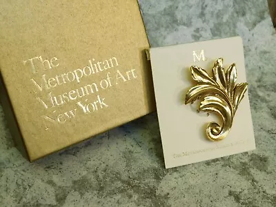 Vtg MMA Acanthus Leaf Pin Metropolitan Museum Of Art Gold Tone 1995 • $15