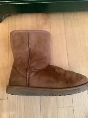 UGG Australia Women's Classic Short II Boots - Chestnut • $22