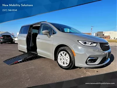 $29600 • Buy 2022 Chrysler Pacifica Touring L 4dr Mini Van