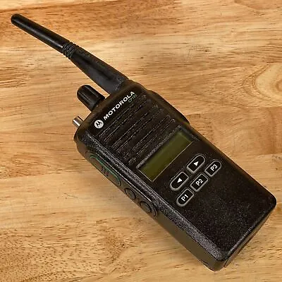 Motorola CP185 Black Wireless 480MHz UHF 16-Channels Two-Way Radio Walkie Talkie • $119.99