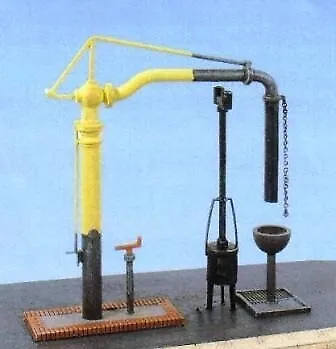 Ratio 212 Water Crane And Fire Devil - N Gauge Plastic Kit • £12.77