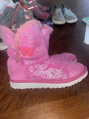 Girls UGG BAILEY Button Butterfly Pink Raspberry Boots Size 4 • $17.99