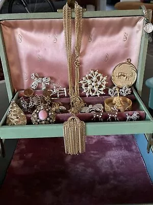 Vintage Estate Costume Jewelry Lot NAPIER TRIFARI  Avon Sarah Cov More • $20.50