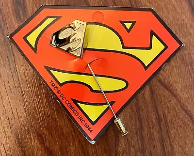 Superman Symbol Hat Label Stick Pin - 1977 - Unused On Card  • $9.95