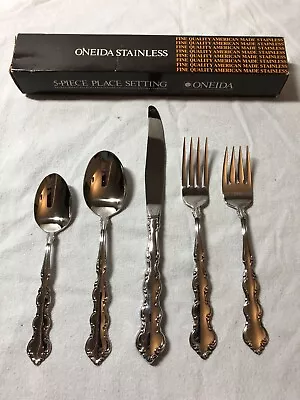 NOS Oneida Deluxe Mozart 5 Piece Place Setting Stainless Flatware NEW OLD STOCK • $59.99