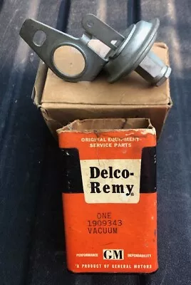$125 • Buy 1939 1940 1941 1946 1948 1950 1951 1952 1954 Chevrolet NOS Delco Vacuum Advance