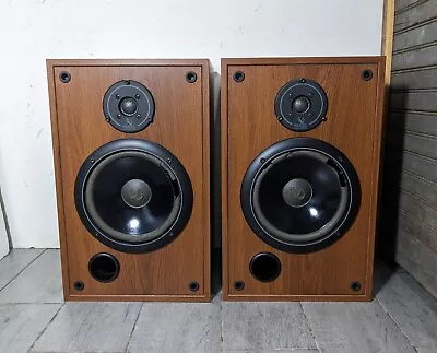 Pair Of Vintage Infinity SM-82 Studio Monitor Bookshelf Speakers • $198