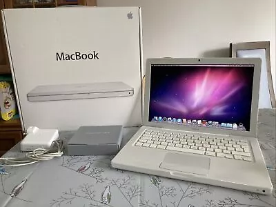 Apple Macbook 2008 A1181 2.1GHz Core 2 Duo 2GB RAM 128GB SSD 10.6.8 • £0.99