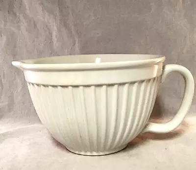 Crate And Barrel White Ribbed Batter Bowl Serving Bowl Spout 2 Qt. • $20