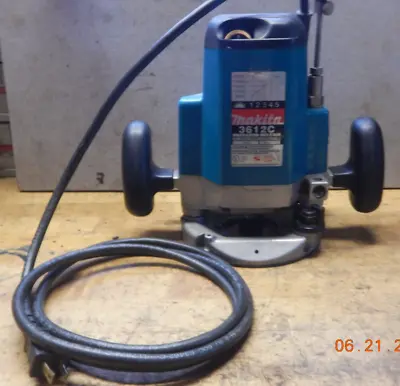 Makita 3612c 15 Amp 1/2  Collet Woodworking Plunge Router Variable Speed Soft .. • $299.99