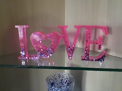 Handmade Resin Freestanding LOVE Pink Sign With Glitter • £15.09