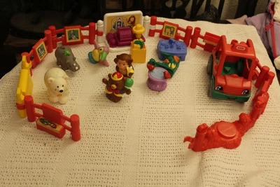 £11.99 • Buy Large Bundle Fisher Price Little People Zoo Enclosure With Animals Accs Truck 