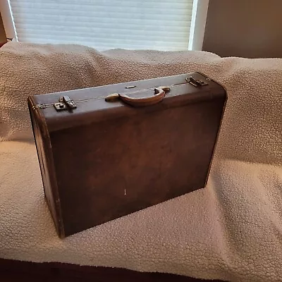 Vintage Brown Samsonite Suitcase 24x15x9 • $25