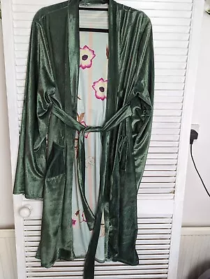 Dark Green Faux Velvet Dressing Gown Floral Lining Size XL • $18.64