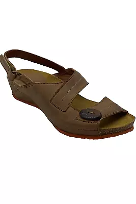 Sergio Tomani Leather Wedge Sandals Ada Camel • $54.99