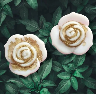 $7.60 • Buy 4x Vintage 15mm Flower Buttons Semi-Gilded Off-White & Gold Colored Shank Sewing