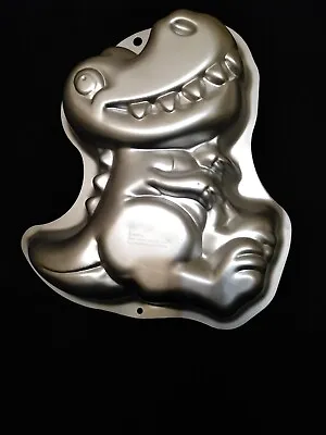 Wilton Dinosaur T-Rex Cake Pan Baking Gelatin Mold Smiling Sitting Tyrannosaurus • $8.50