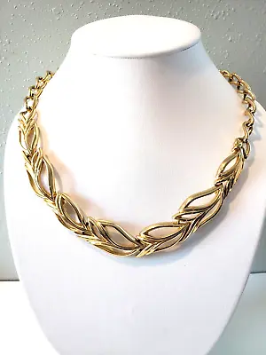 Vintage Trifari Tm 80s Gold Tone Leaf Collar Necklace 18  • $47.99