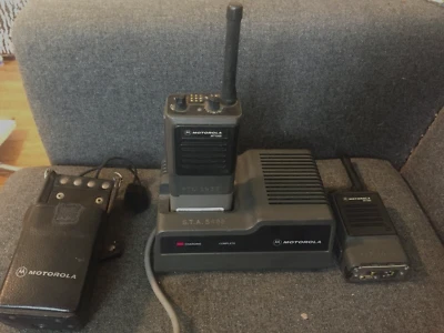 $45 • Buy Motorola Mt1000 Two Way Radio Walkie Talkie X2 W/charger Case Single Battery