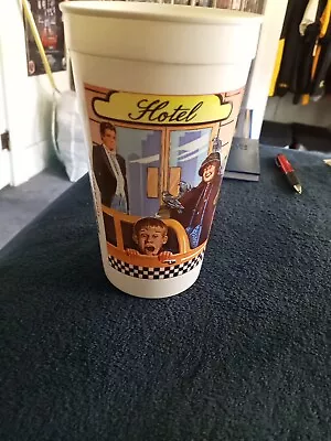 Hardee's 1992 Home Alone 2 Lost In New York 32 Oz Collector's Cup • $15