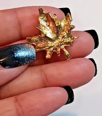 Vintage Gold Tone Maple Leaf Brooch Pin • $7.62