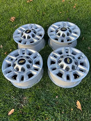 Chevrolet 2500 Silverado Truck 3/4 Ton. 8 Lug Chevy. Aluminum 17x7.5 Wheel. 5949 • $149