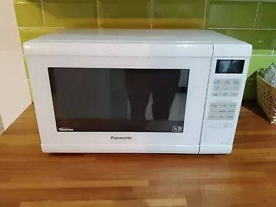 Panasonic NNST452W 1000W 32L Microwave - White • £53.20