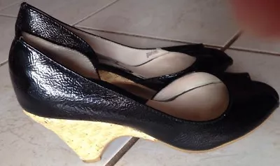 Michael Kors Black Leather Open Toe W/woven Straw Outsole Wedges 6M • $14.99