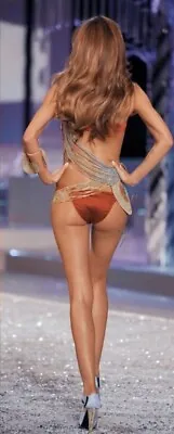 Miranda Kerr - Her Backside Wearing Panties !!! • $2.22