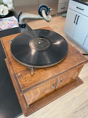 Victor Victrola Antique Talking Machine Phonograph Style: Vic VV-IV • $469.97