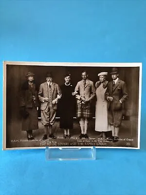£2 • Buy Royal Family Group 1930s - PostcardRoyalty Collectable