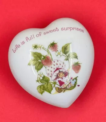 Vintage 1980 Strawberry Shortcake Heart Trinket Box With Gold Trim On Lid Japan • $27.99