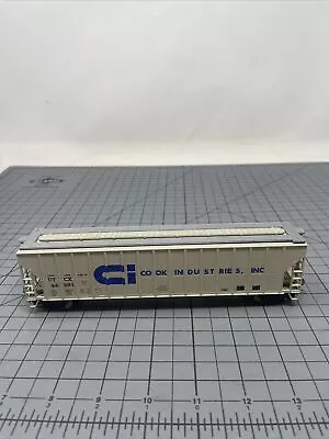 ROUNDHOUSE/MDC HO UTCX Cook Industries 3-Bay Ribbed Side Hopper #44291 • $21.24