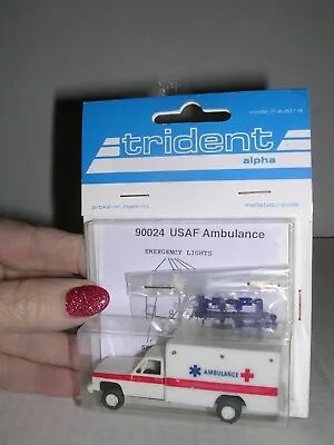 TRIDENT #90024  Chevy Ambulance USAF Military  White   H.O.Scale 1/87 • $24.99