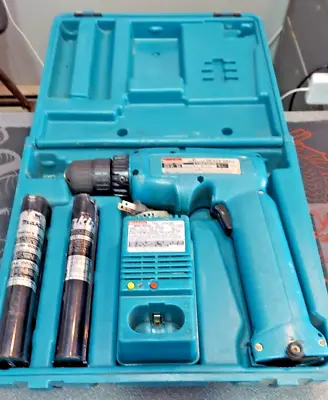 Makita 6095D Cordless Drill Kit • $29.99