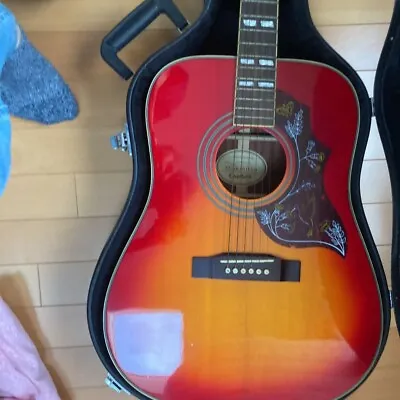 Acoustic Guitar Epiphone Hummingbird Cherry Sunburst With Hard Case • $861