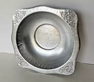 Vintage Serving Bowl Hammered Aluminum Continental Silver Co. Wild Rose • $11.95