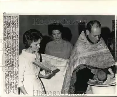 1964 Press Photo Baptism Of Mrs. Marina Oswald's Daughter Dallas Texas • $29.88