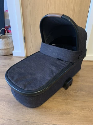 £35 • Buy Maxi-Cosi Oria Carrycot Nomad Black